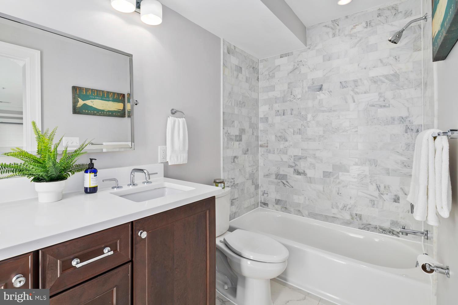 2012 Kalorama Road Northwest, Unit 6 Washington, DC 20009 - Photo 7 of 32 Gallery Image 7