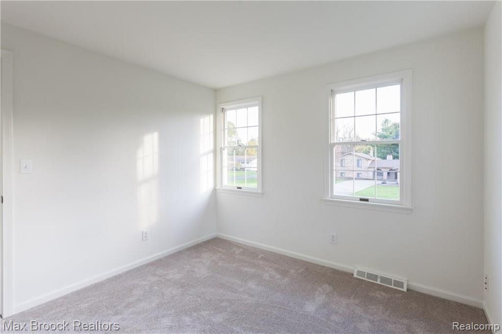 2372 Blockton Road Rochester Hills, MI 48306 - Photo 28 of 43
