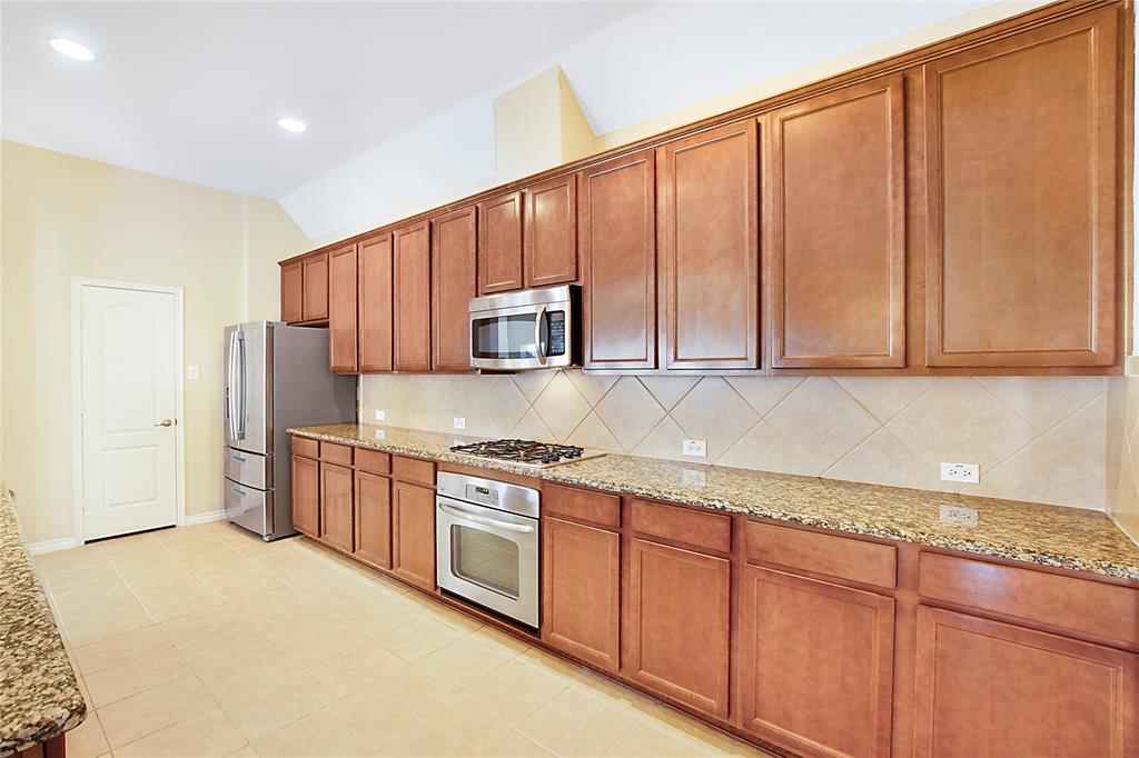 9886 Bell Rock Road Frisco, TX 75035 - Photo 9 of 31