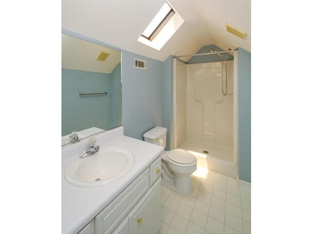 186 Spring Oak Lane North Augusta, SC 29841 - Photo 29 of 36 Bathroom 3 Upstairs