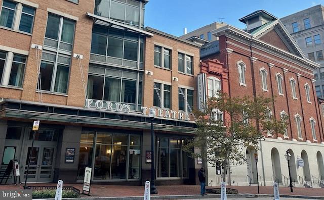 912 F Street Northwest, Unit 703 Washington, DC 20004 - Photo 54 of 56 a view of a building on the street