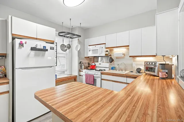 $979,000 | 17 Edward Street, West Harrison, NY 10604