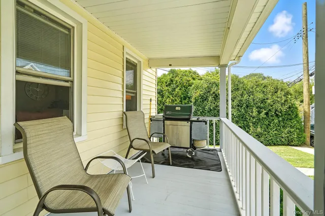 $979,000 | 17 Edward Street, West Harrison, NY 10604