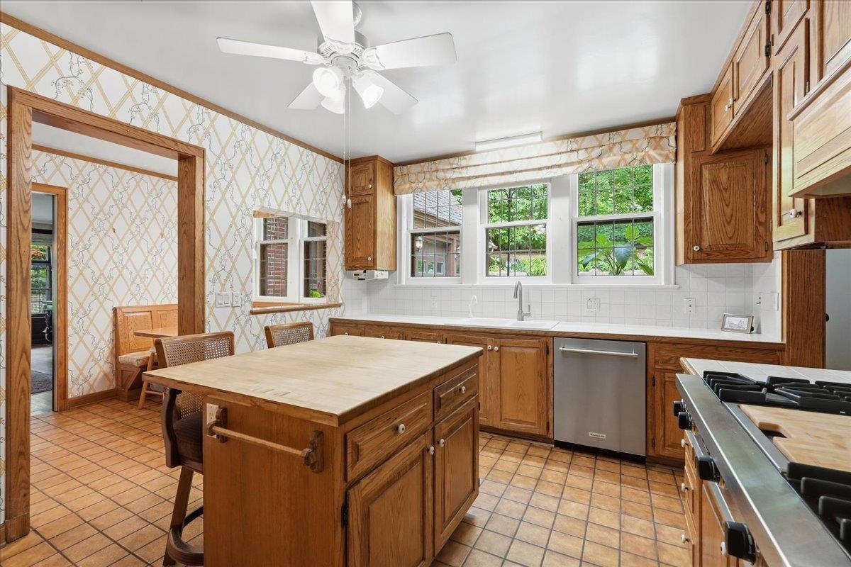1110 Edgewood Avenue Madison, WI 53711 - Photo 22 of 86