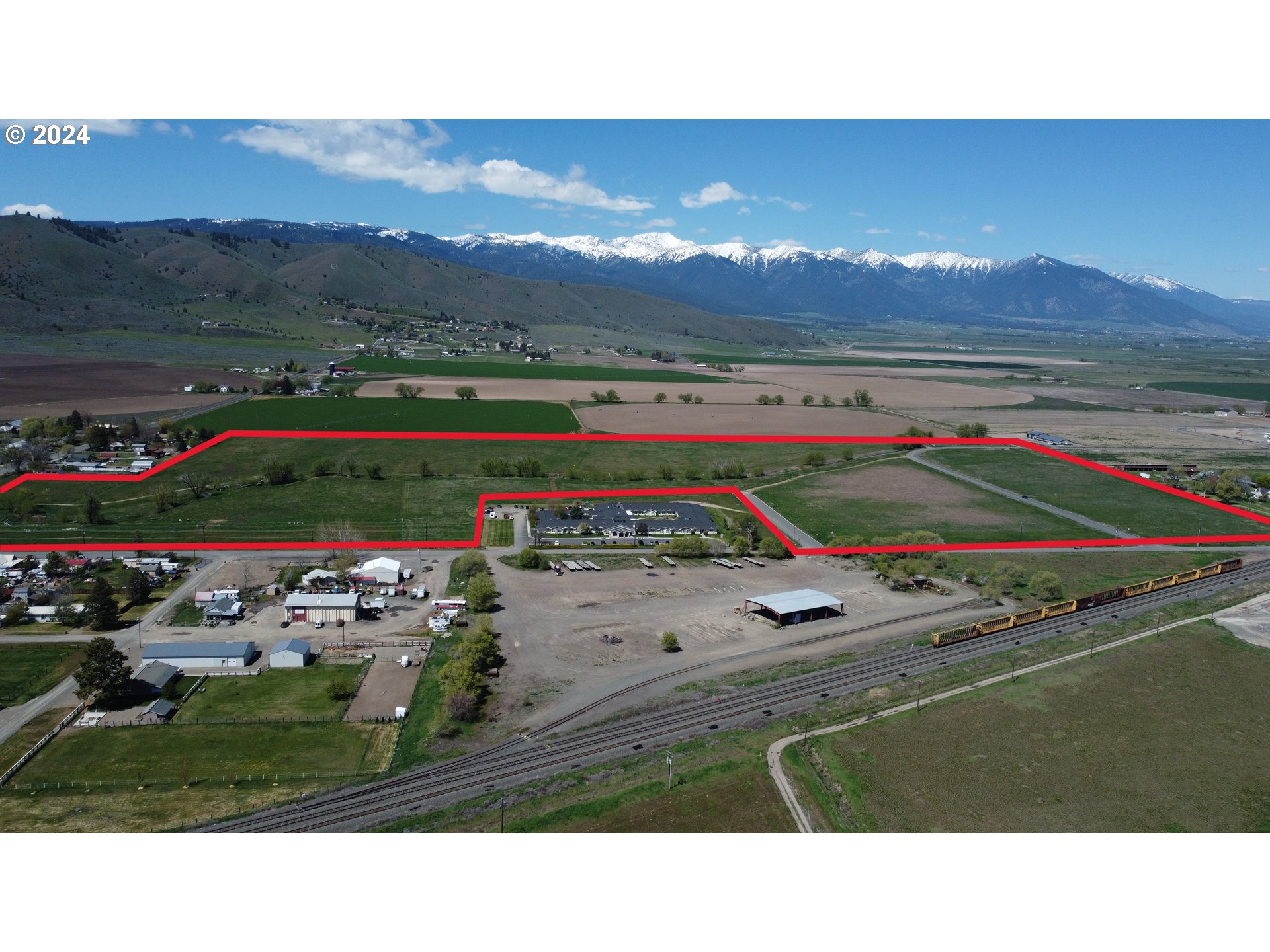 0 17th Street Baker City, OR 97814 - Photo 5 of 10 a black and white photo of a lake