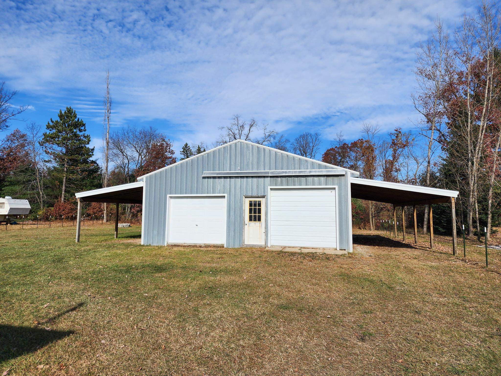 2111 Timber Lane Harrison, MI 48625 - Photo 4 of 35