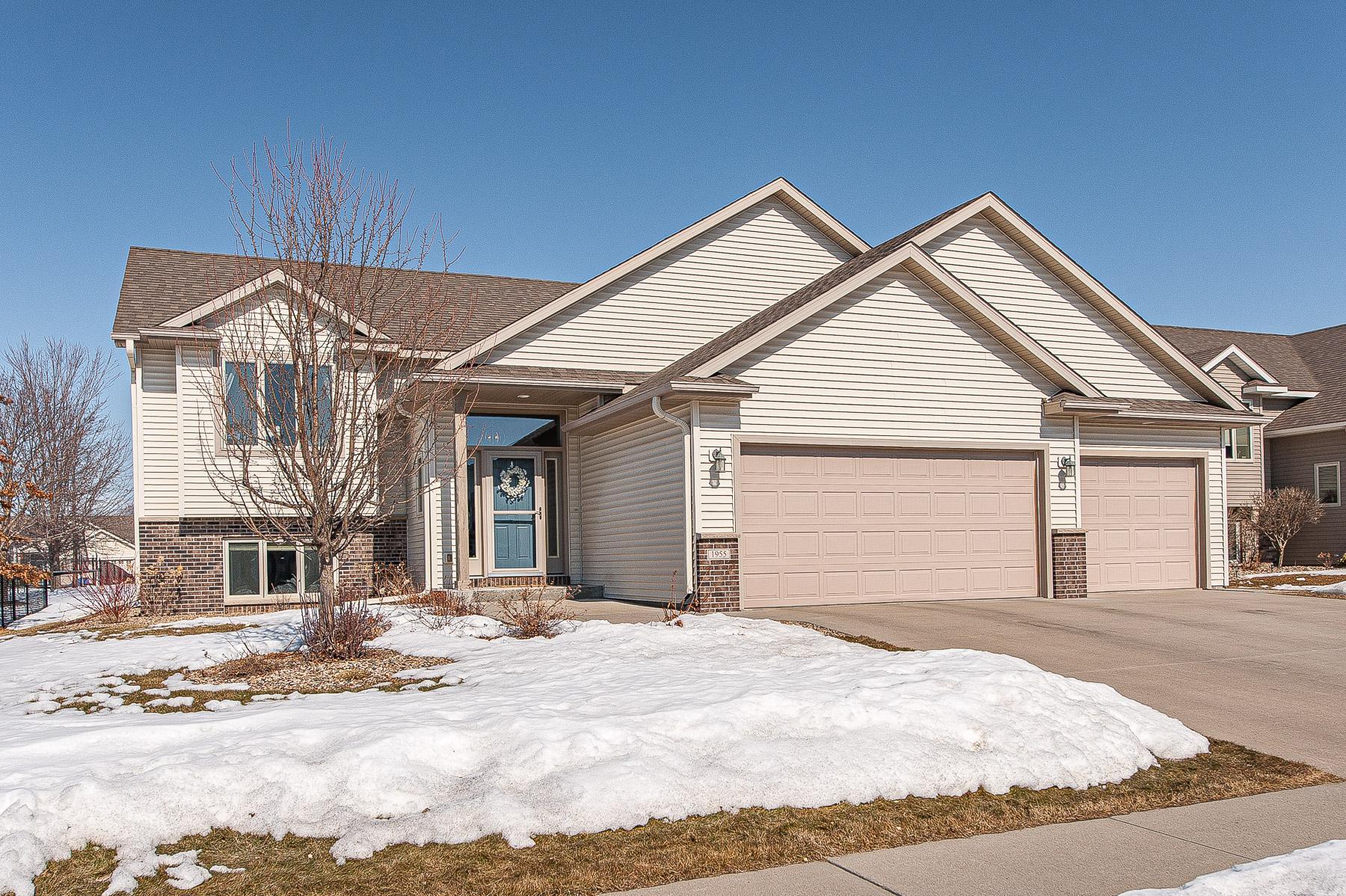 1955 Gemini Drive Southwest Rochester, MN 55902 - Photo 2 of 40