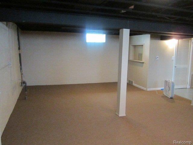 15091 Champaign Road Allen Park, MI 48101 - Photo 13 of 18 IMG_0151.JPG