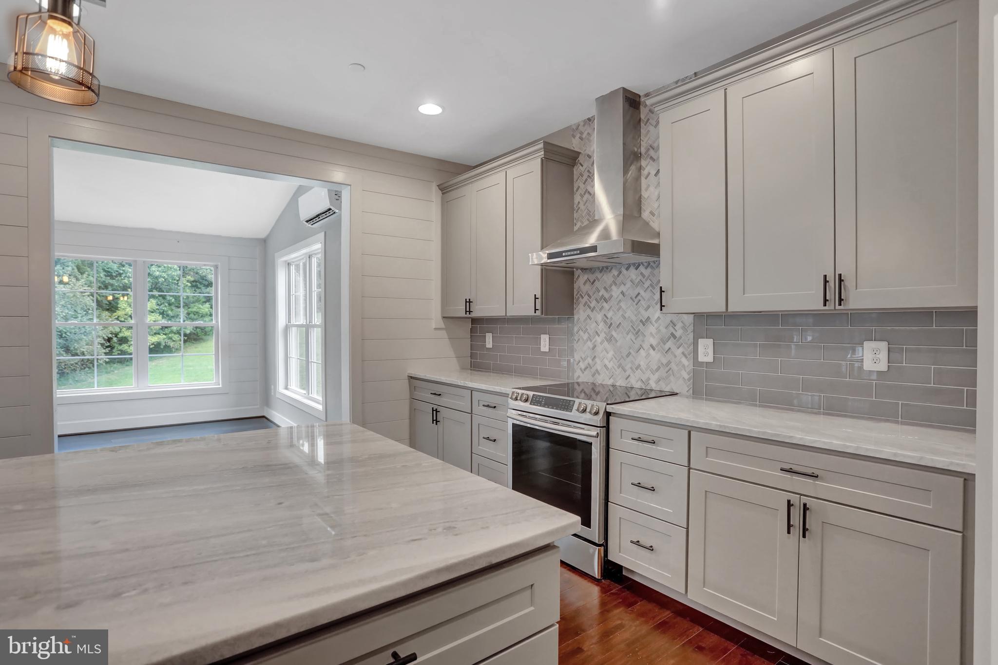 7319 Talbot Run Road Mount Airy, MD 21771 - Photo 21 of 54 Kitchen has 42 inch cabinets with crown molding