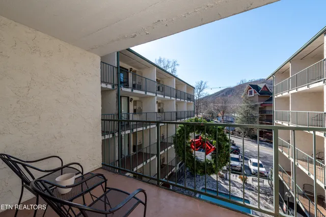 $274,999 | 685 River Road, Unit 307, Gatlinburg, TN 37738