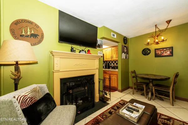 $268,999 | 685 River Road, Unit 307, Gatlinburg, TN 37738