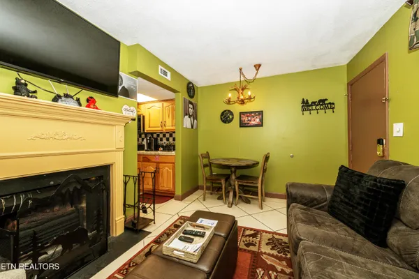 $268,999 | 685 River Road, Unit 307, Gatlinburg, TN 37738