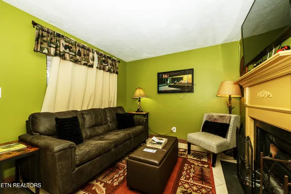 $268,999 | 685 River Road, Unit 307, Gatlinburg, TN 37738