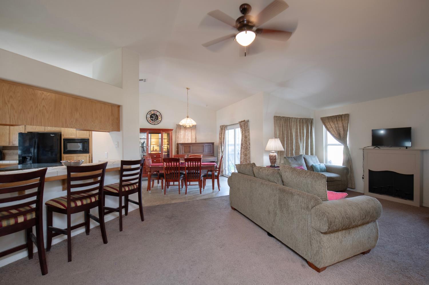 14072 G Street Kerman, CA 93630 - Photo 17 of 24