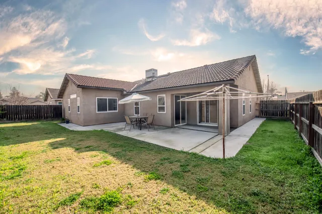 $390,000 | 14072 G Street, Kerman, CA 93630