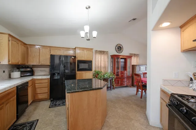 $390,000 | 14072 G Street, Kerman, CA 93630