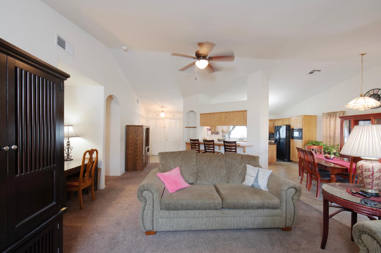 14072 G Street Kerman, CA 93630 - Photo 10 of 24