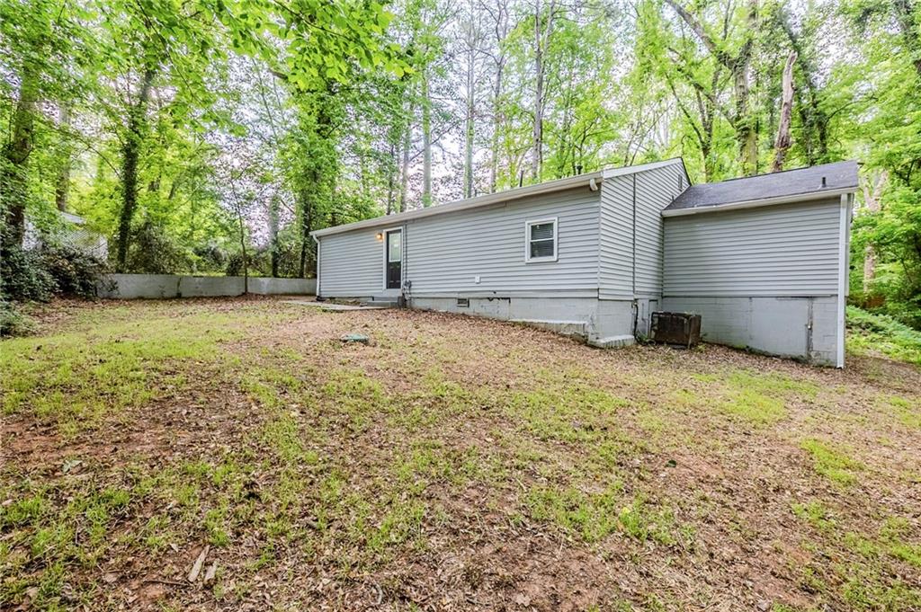3735 Boulder Park Drive Southwest Atlanta, GA 30331 - Photo 27 of 29 a backyard of a house