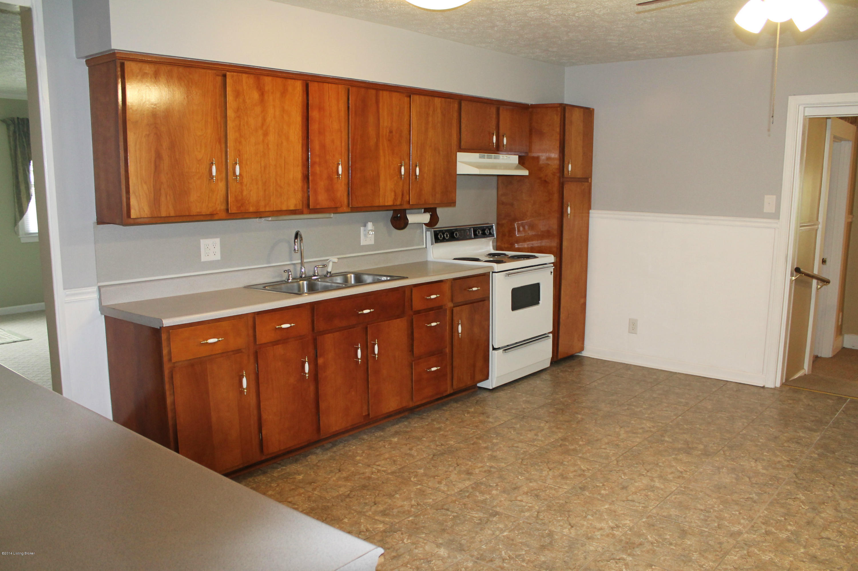 9900 Broad Run Road Louisville, KY 40299 - Photo 16 of 73 IMG_2096