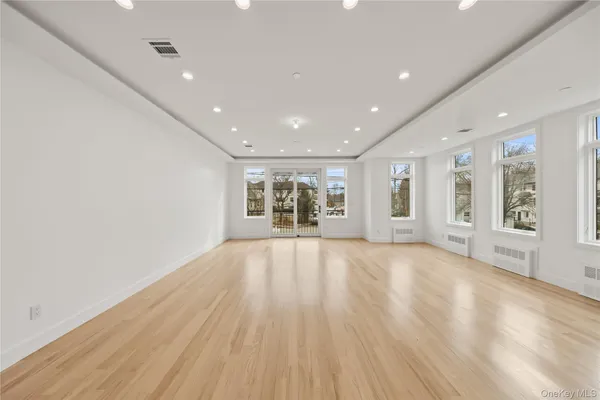 $1,650,000 | 23 Singer Avenue, Unit 211, Spring Valley, NY 10977