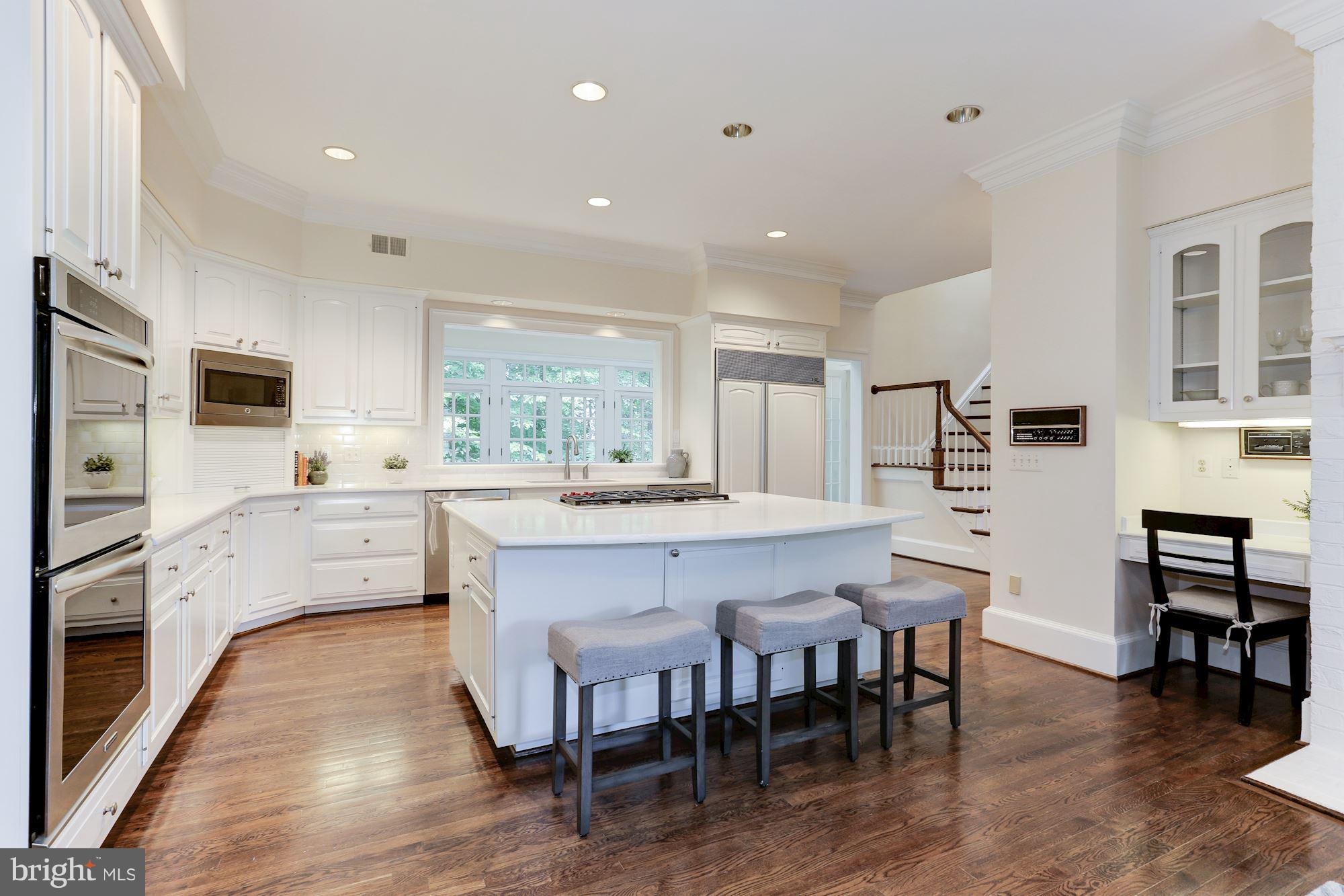 1098 Mill Ridge McLean, VA 22102 - Photo 12 of 27 Kitchen