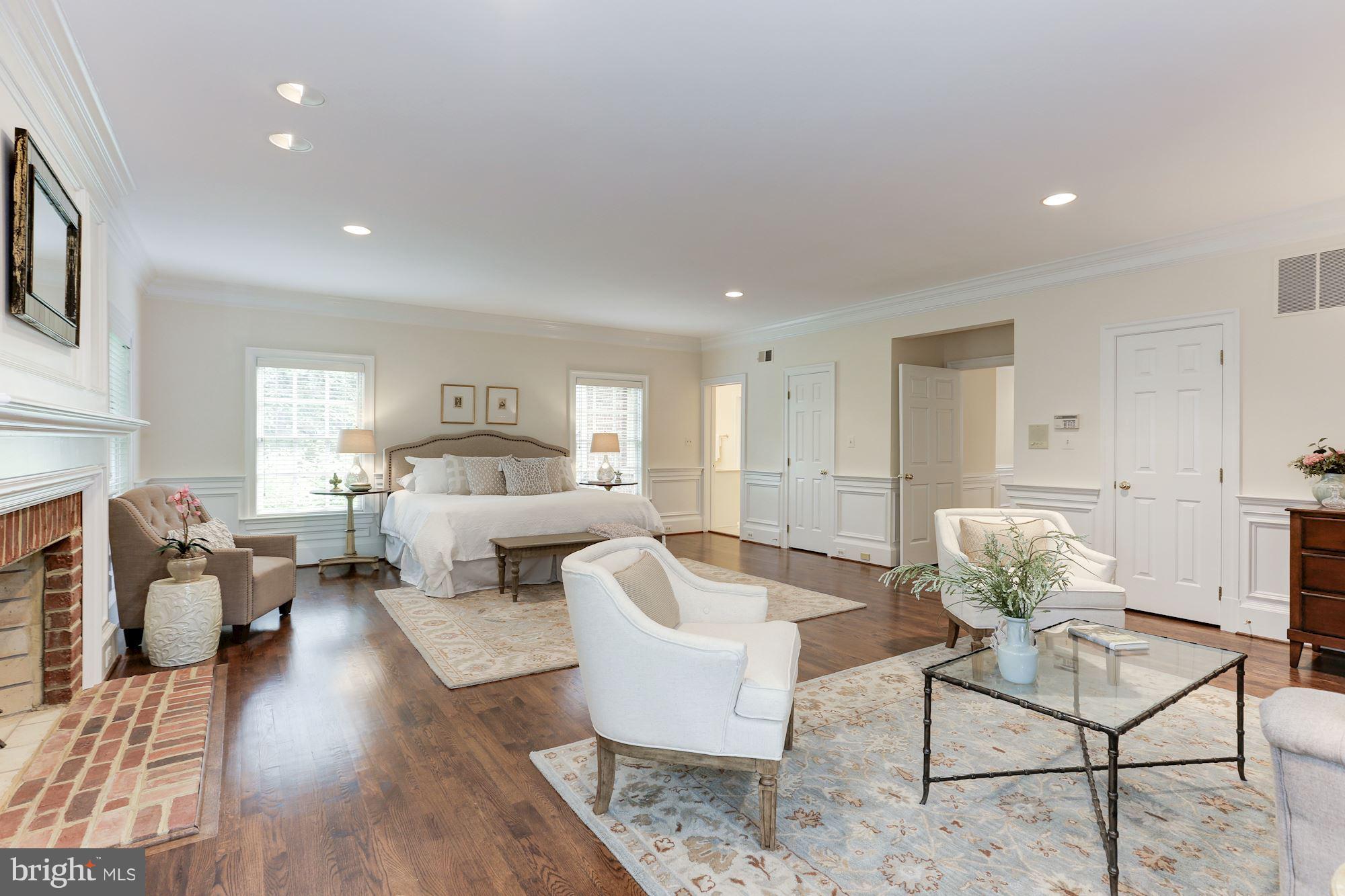 1098 Mill Ridge McLean, VA 22102 - Photo 16 of 27 Bedroom (Master)