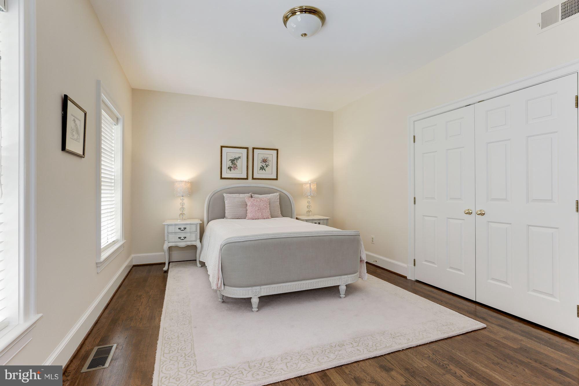 1098 Mill Ridge McLean, VA 22102 - Photo 19 of 27 Bedroom