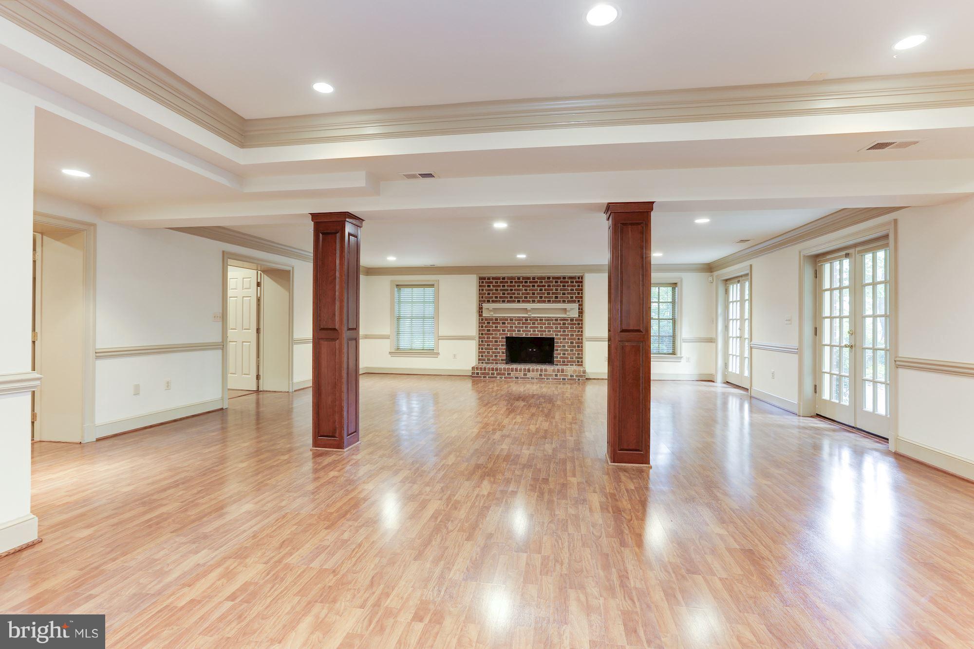 1098 Mill Ridge McLean, VA 22102 - Photo 22 of 27 Interior (General)