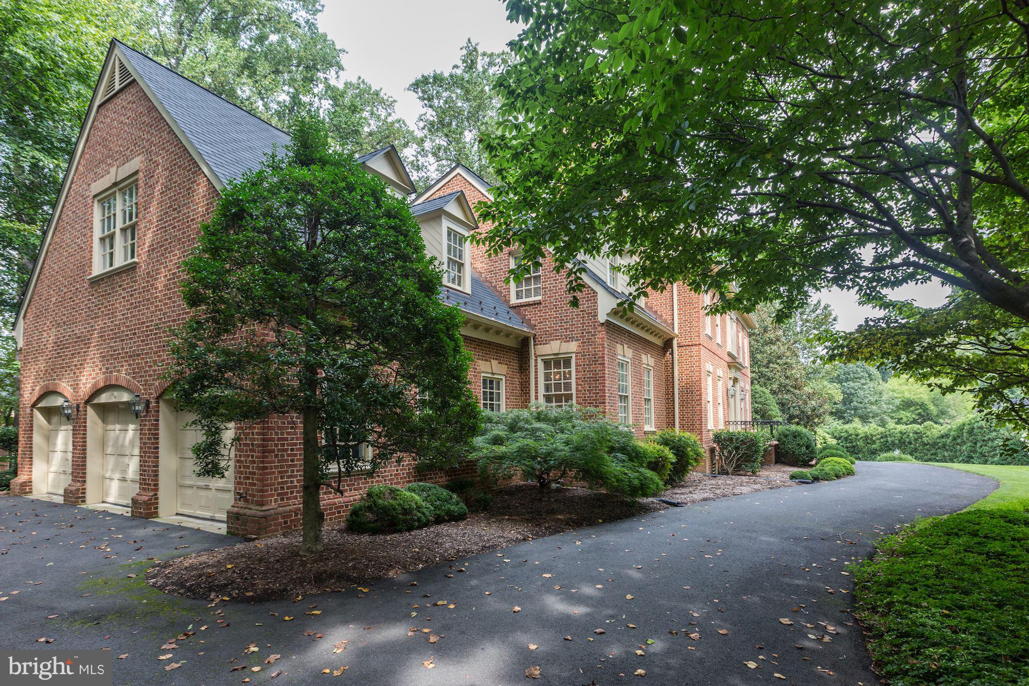 1098 Mill Ridge McLean, VA 22102 - Photo 27 of 27 Attached 3 Car Garage