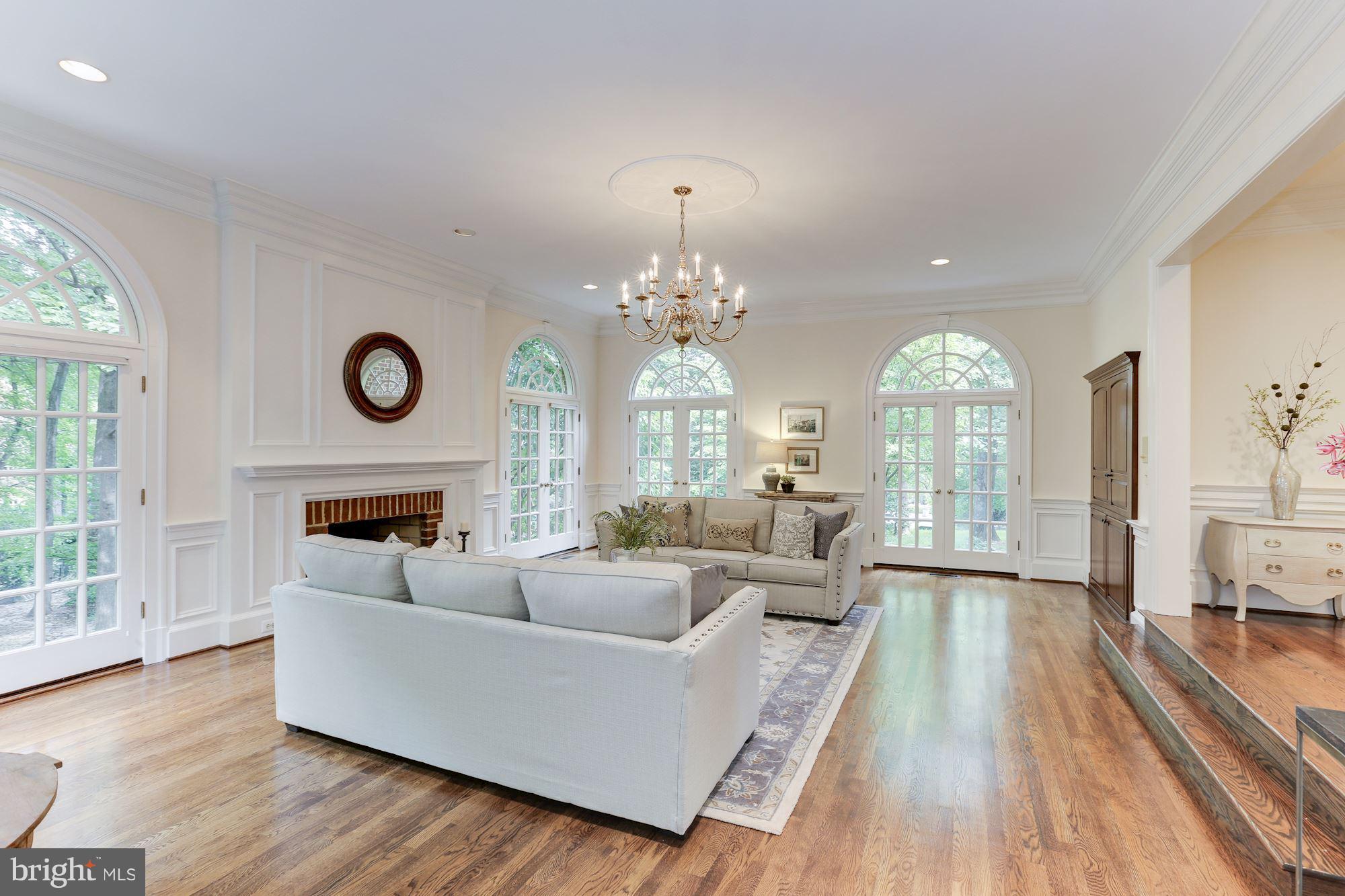 1098 Mill Ridge McLean, VA 22102 - Photo 8 of 27 Interior (General)