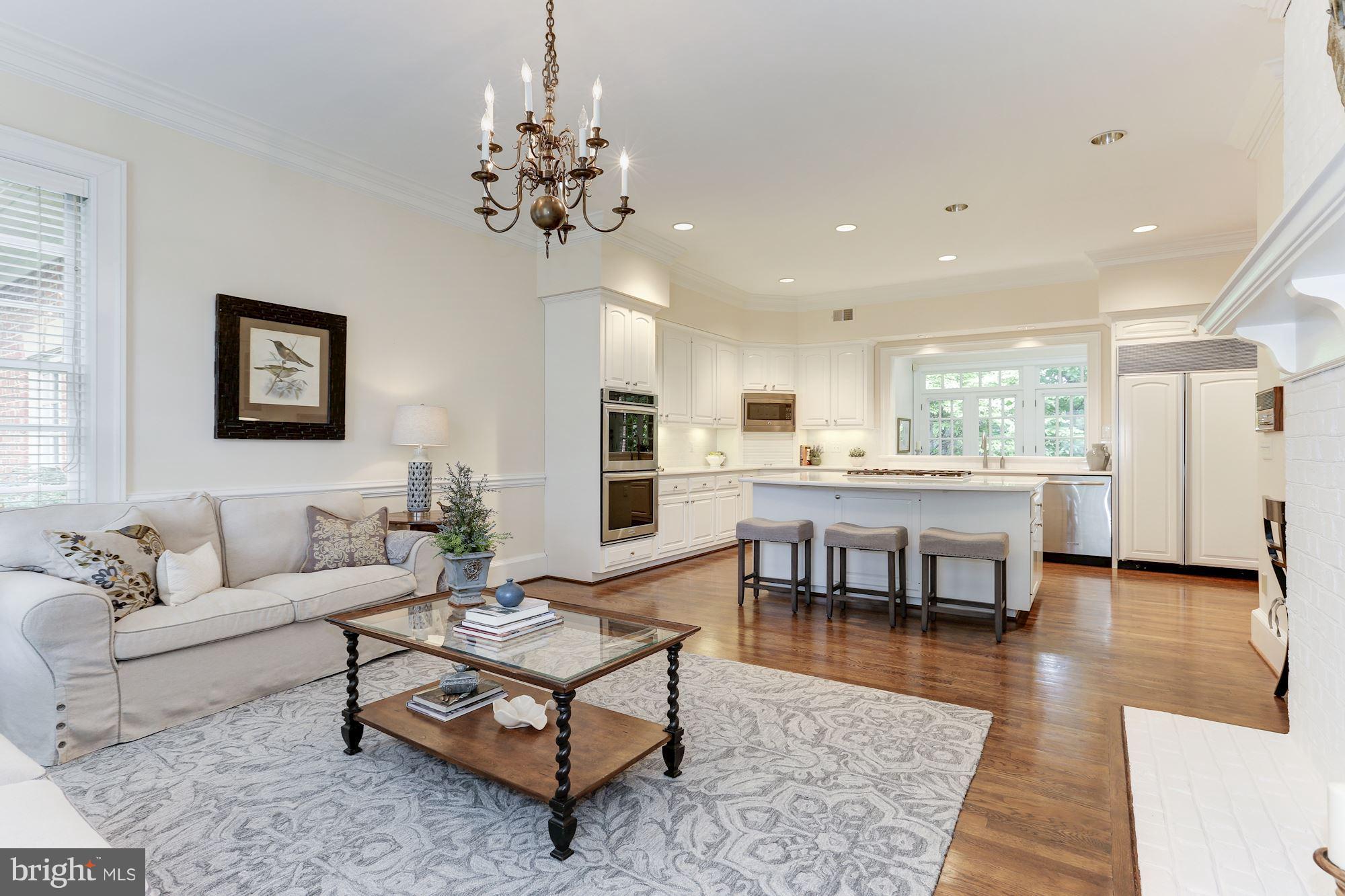 1098 Mill Ridge McLean, VA 22102 - Photo 10 of 27 Family Room