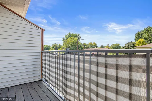 $184,500 | 3300 Greenbrier Street, Unit 3300C, Vadnais Heights, MN 55127