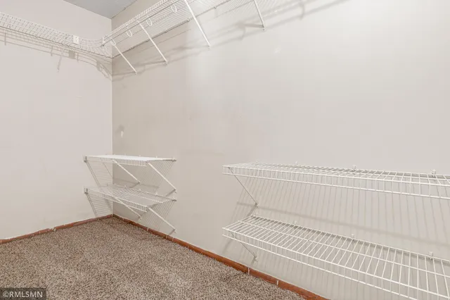 $184,500 | 3300 Greenbrier Street, Unit 3300C, Vadnais Heights, MN 55127