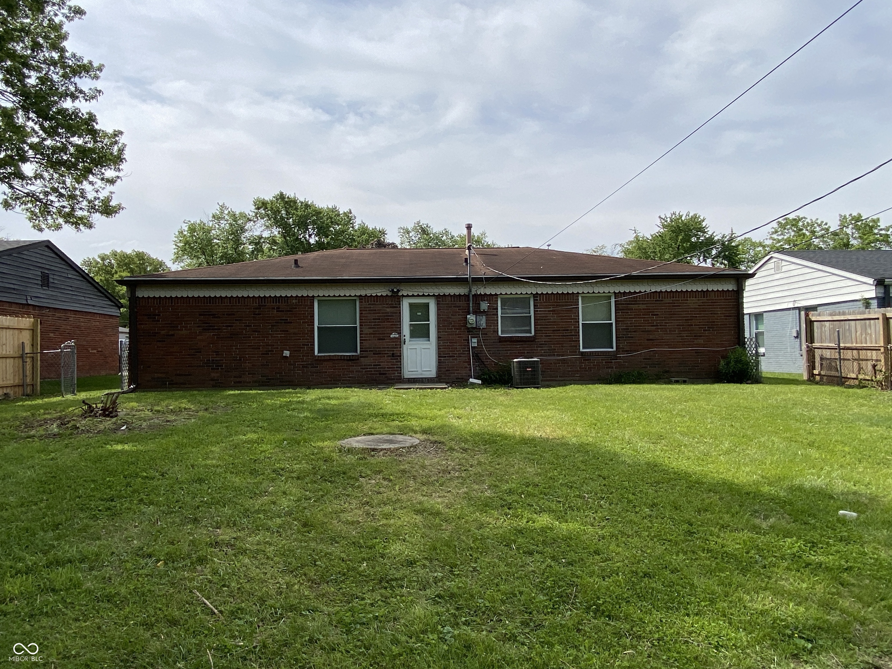 7910 Roy Road Indianapolis, IN 46219 - Photo 2 of 15