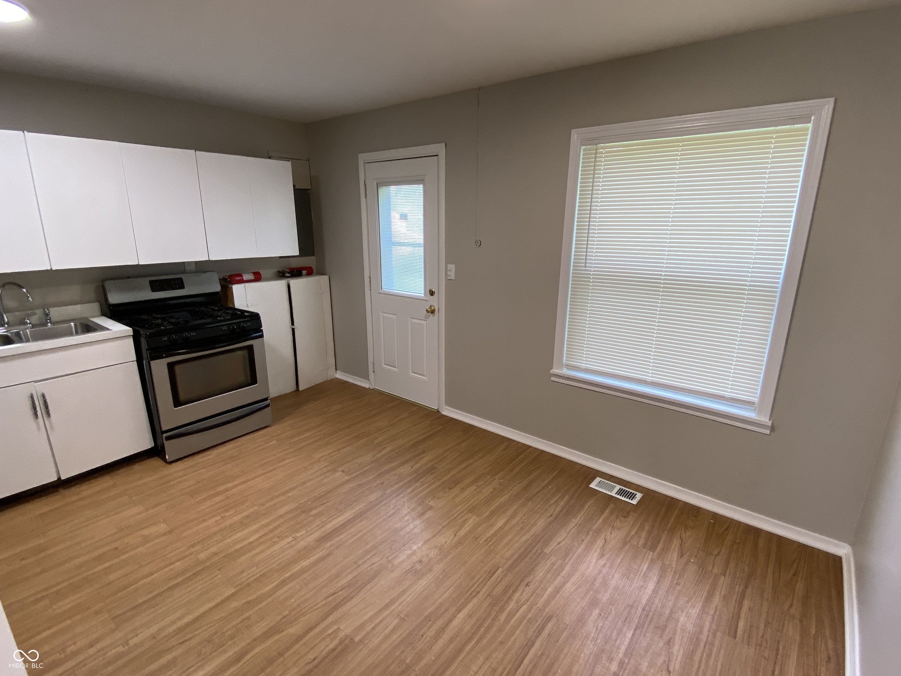 7910 Roy Road Indianapolis, IN 46219 - Photo 7 of 15