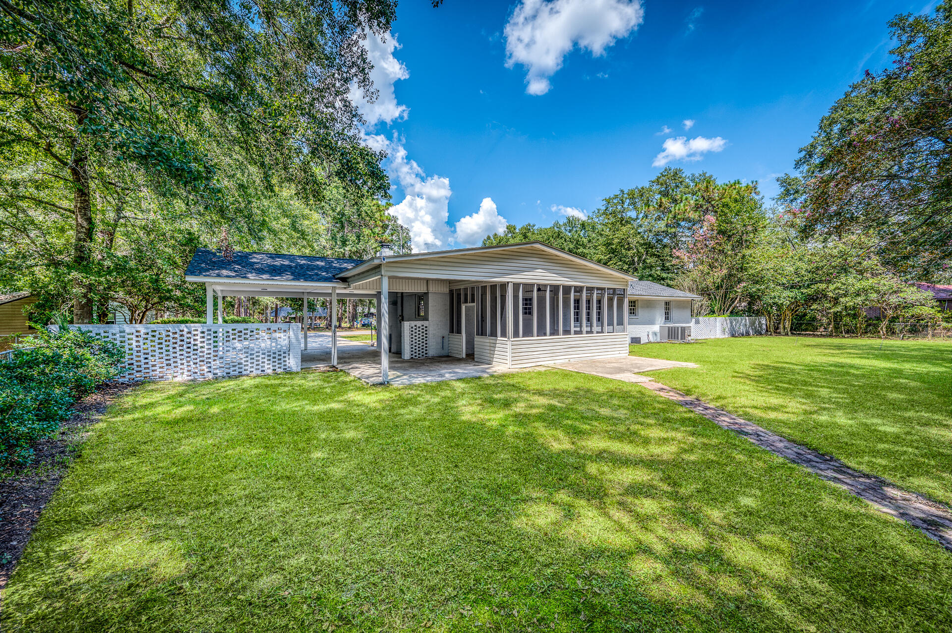 419 Azalea Drive Walterboro, SC 29488 - Photo 24 of 27 419Azalea-27
