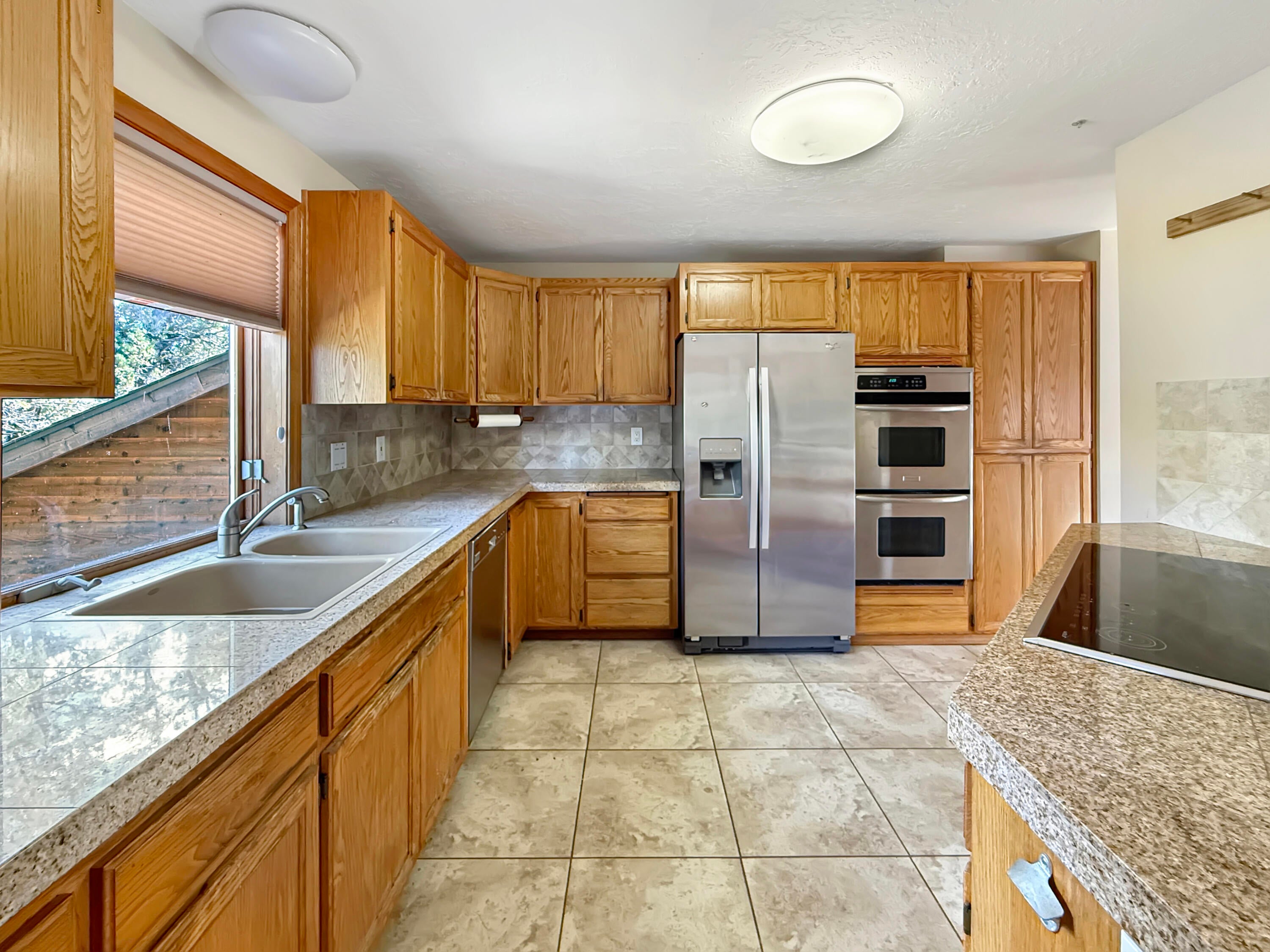 64472 McGrath Road Bend, OR 97701 - Photo 22 of 27 e2b24b3aec6a733898b7f4121751b05d575089f7