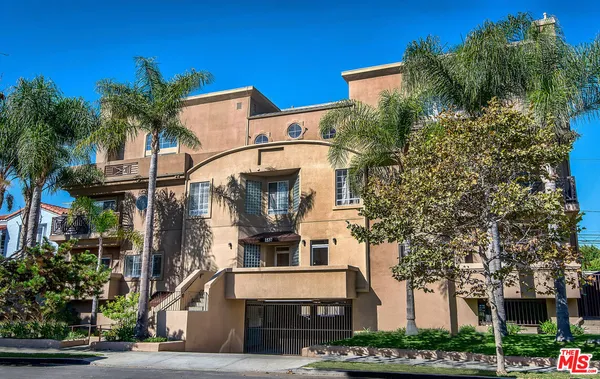 $895,000 | 1537 South Wooster Street, Unit 105, Los Angeles, CA 90035