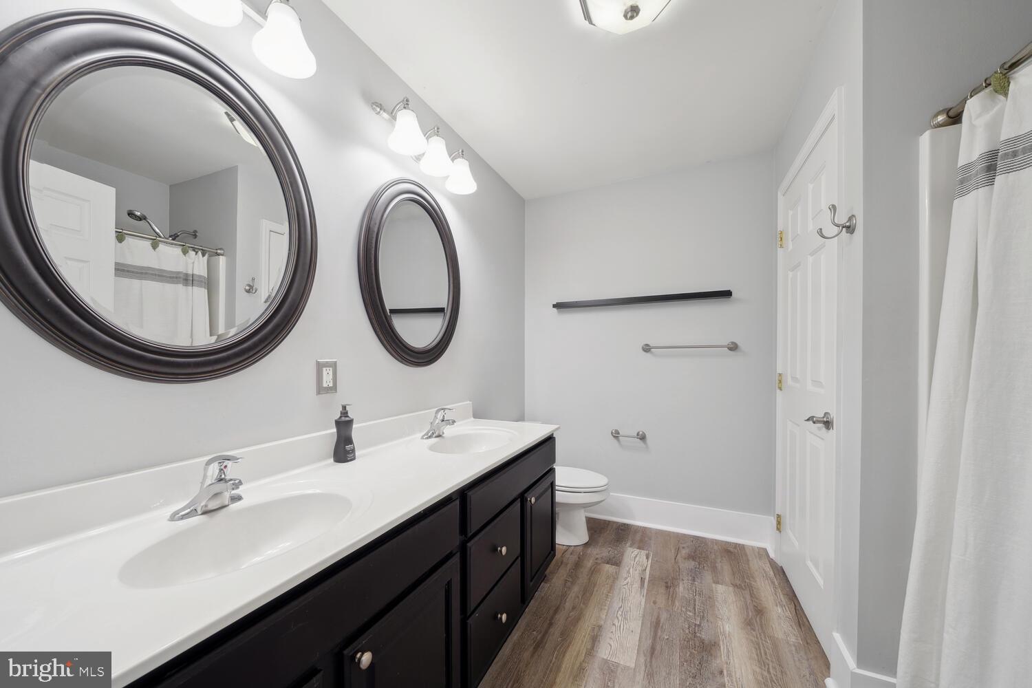 41743 Stumptown Road Leesburg, VA 20176 - Photo 33 of 44 Hall Bathroom