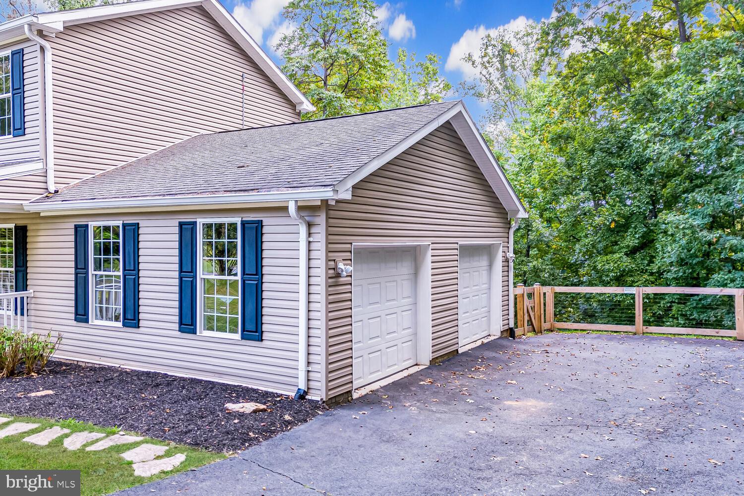 41743 Stumptown Road Leesburg, VA 20176 - Photo 43 of 44 Garage
