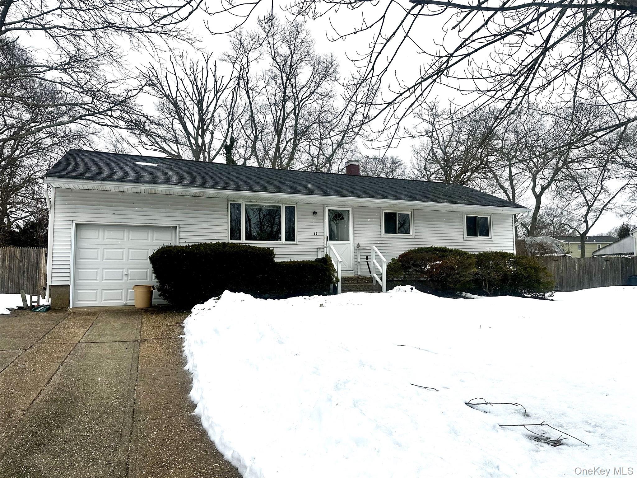 65 Rock Road Islip Terrace, NY 11752 - Photo 2 of 15