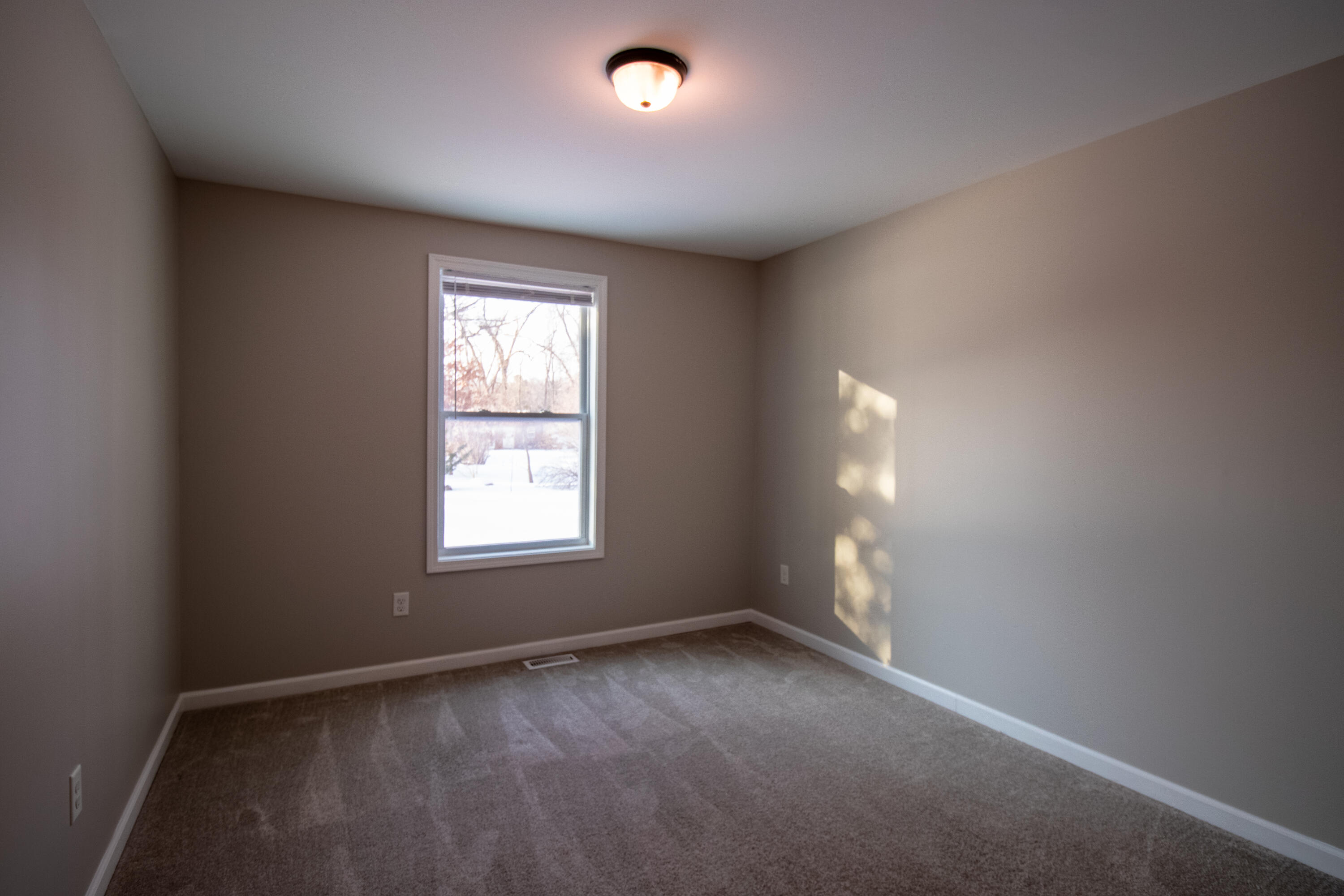 570 Wabash Street Milan, MI 48160 - Photo 7 of 29 IMG_2265-HDR