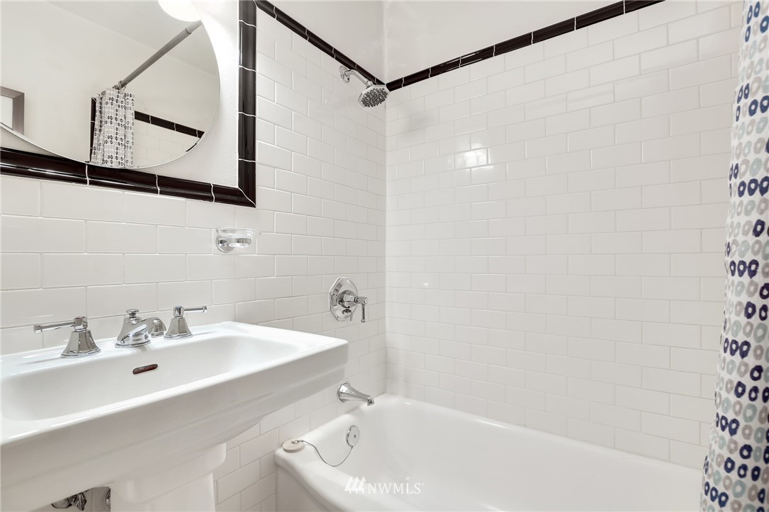 1105 Spring Street, Unit 1303 Seattle, WA 98104 - Photo 17 of 25