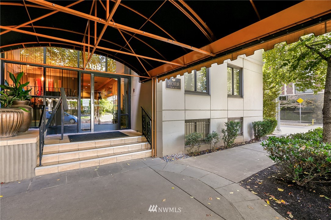 1105 Spring Street, Unit 1303 Seattle, WA 98104 - Photo 24 of 25