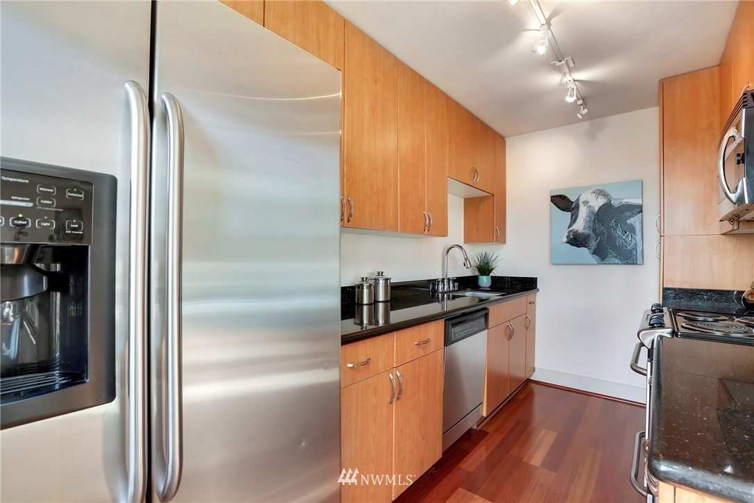 1105 Spring Street, Unit 1303 Seattle, WA 98104 - Photo 6 of 25
