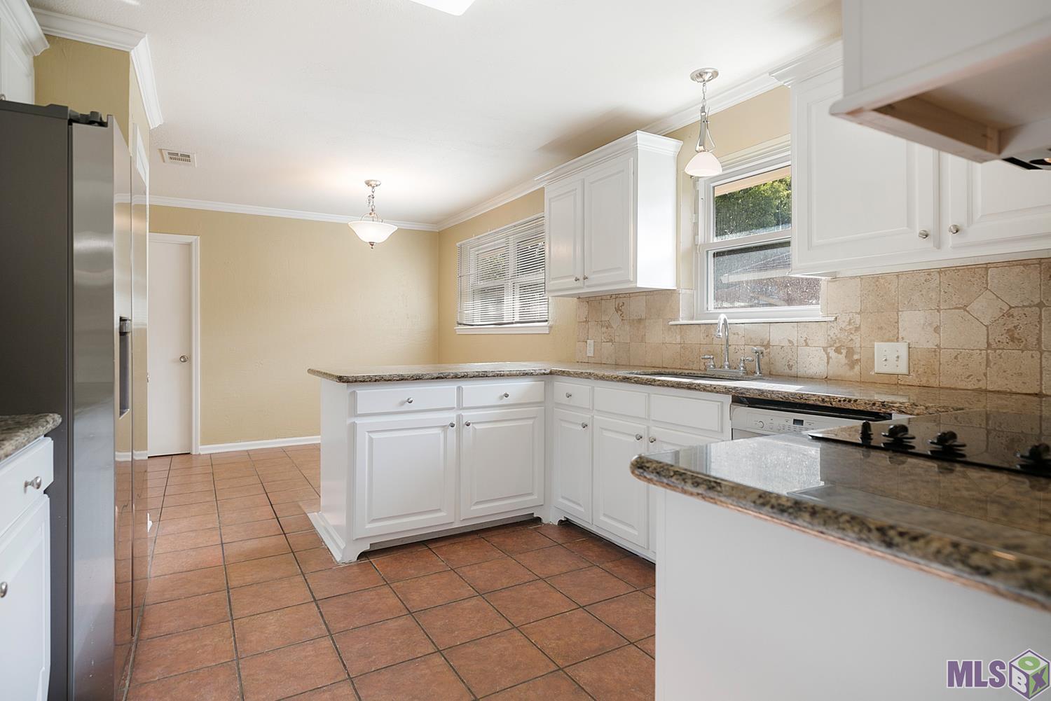1041 Crescent Drive Baton Rouge, LA 70806 - Photo 2 of 11 Kitchen