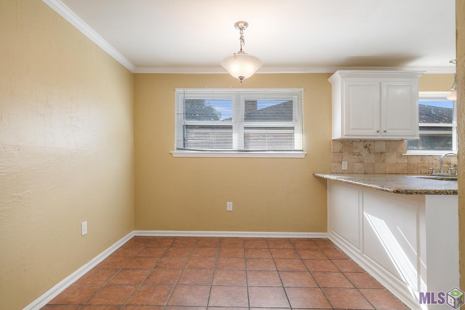 1041 Crescent Drive Baton Rouge, LA 70806 - Photo 3 of 11 Breakfast area