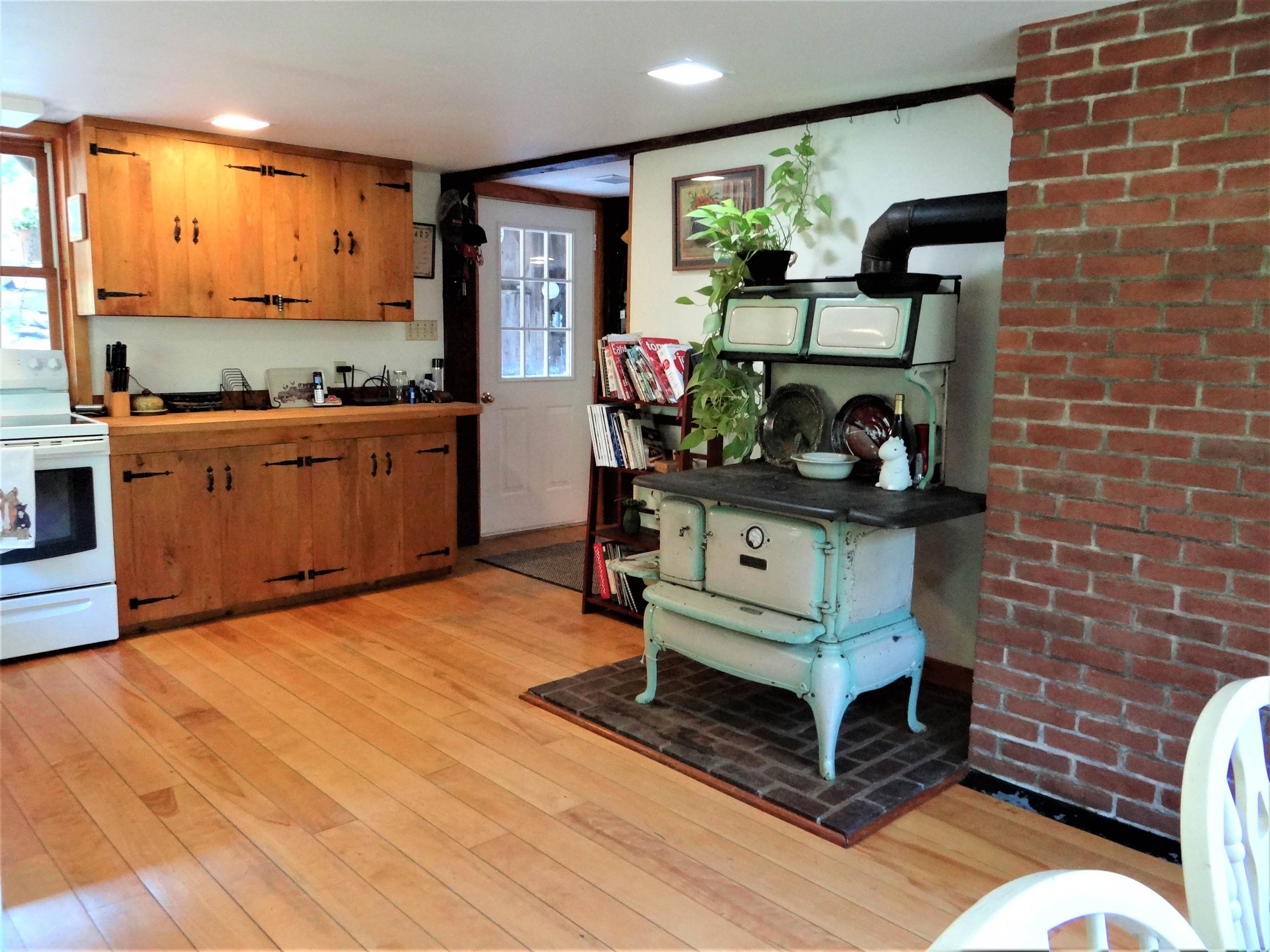 278 Spring Road Tunbridge, VT 05077 - Photo 11 of 34