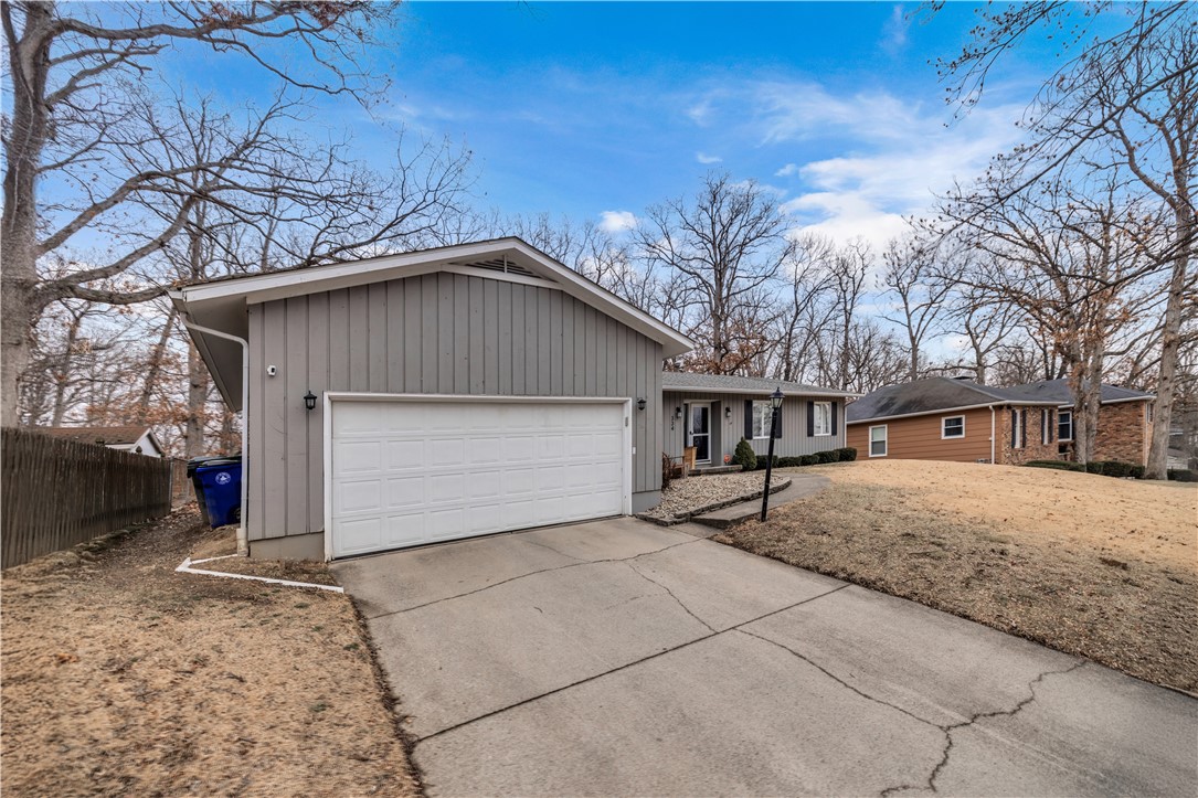 334 Bay Shore Drive Decatur, IL 62521 - Photo 3 of 30