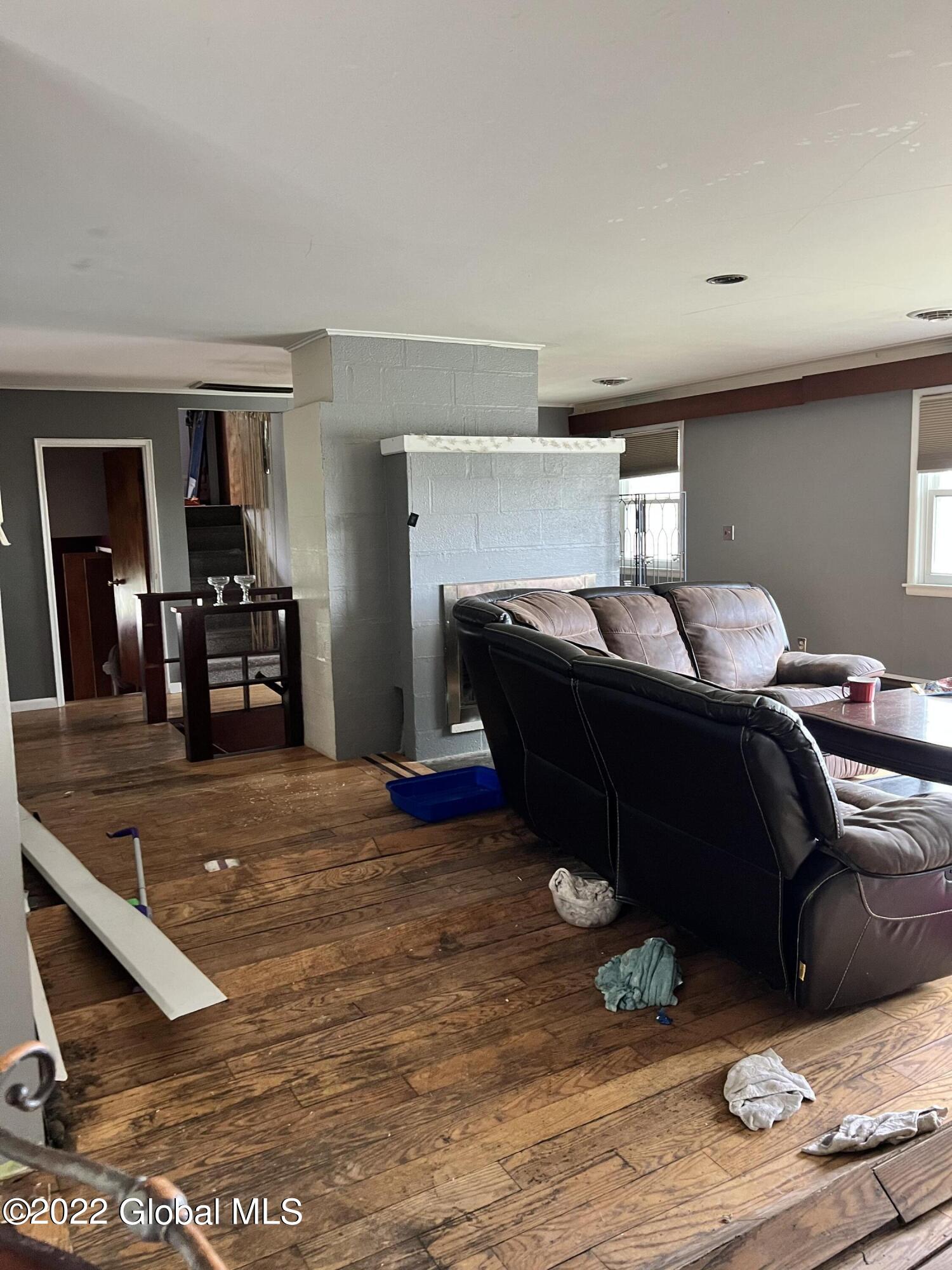 331 Terrace Road Rotterdam, NY 12306 - Photo 9 of 25 IMG_8085